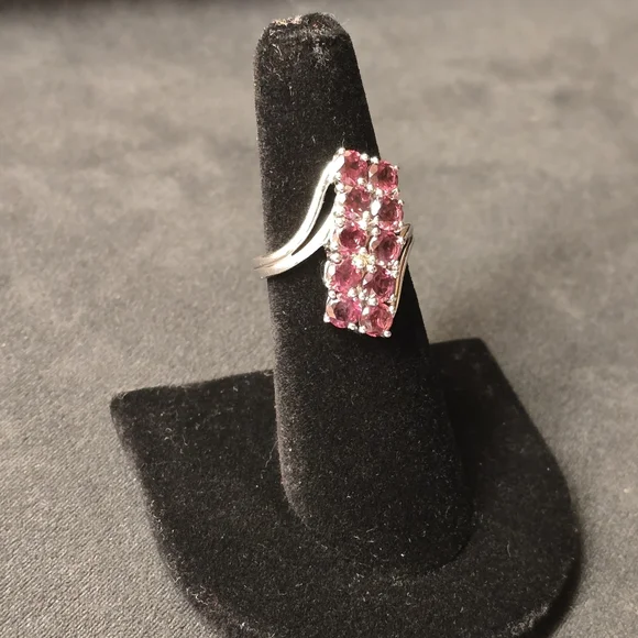 .925 Sterling Silver Wine Garnet Ring Ladies Size 6 - Picture 3 of 7